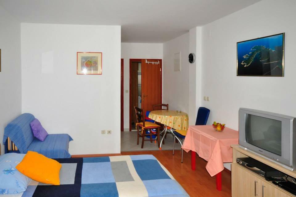 Apartments Franic Ploce  Exterior photo