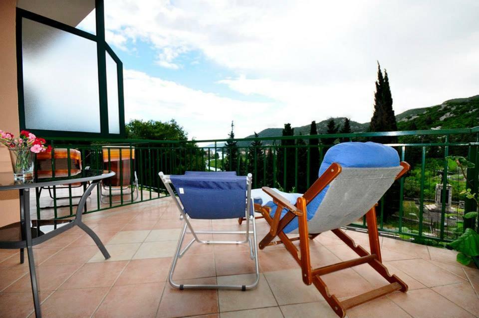 Apartments Franic Ploce  Exterior photo